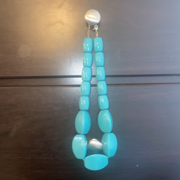 Chunky Blue Necklace with adjustable clasp at neckline. Fun Accessory piece - Picture 10 of 11